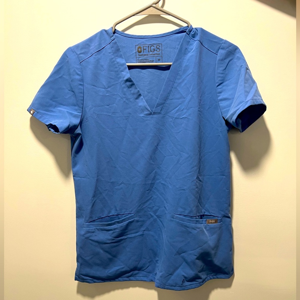 FIGS scrub top